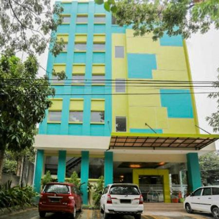 Reddoorz Plus Near Pantai Losari Makassar Exterior foto