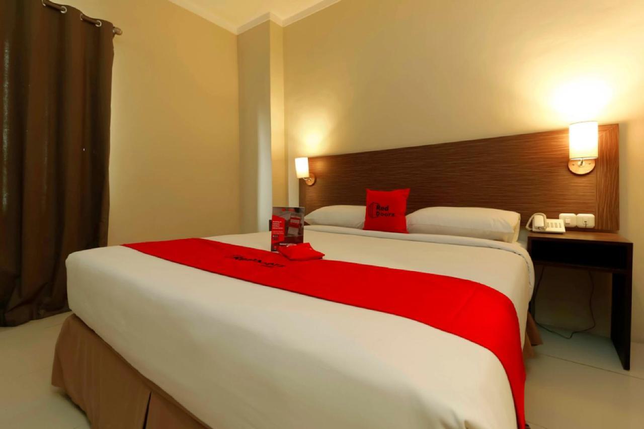 Reddoorz Plus Near Pantai Losari Makassar Exterior foto
