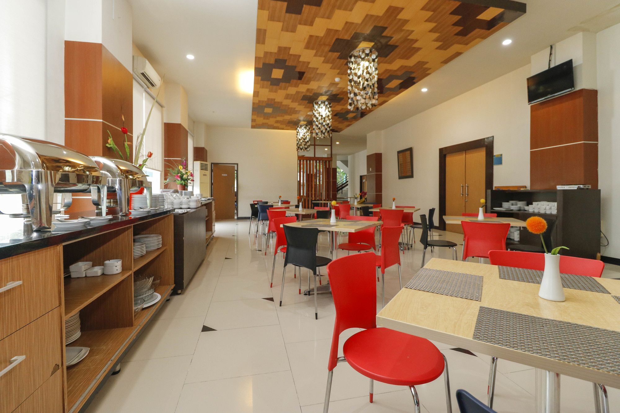 Reddoorz Plus Near Pantai Losari Makassar Exterior foto