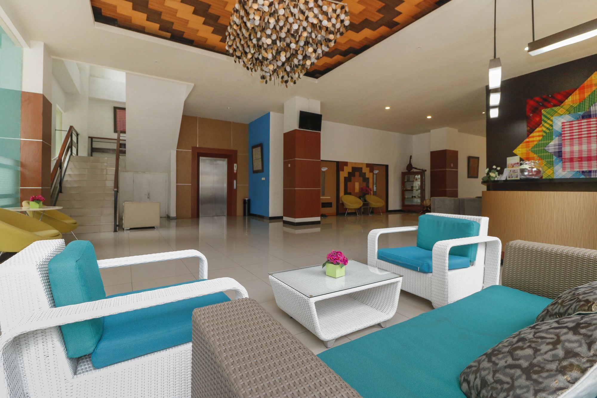 Reddoorz Plus Near Pantai Losari Makassar Exterior foto