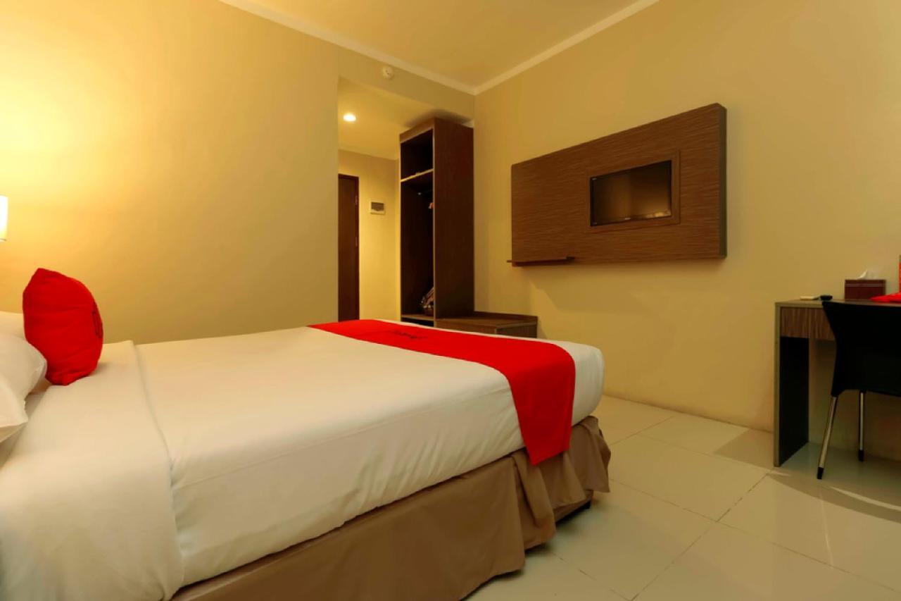Reddoorz Plus Near Pantai Losari Makassar Exterior foto