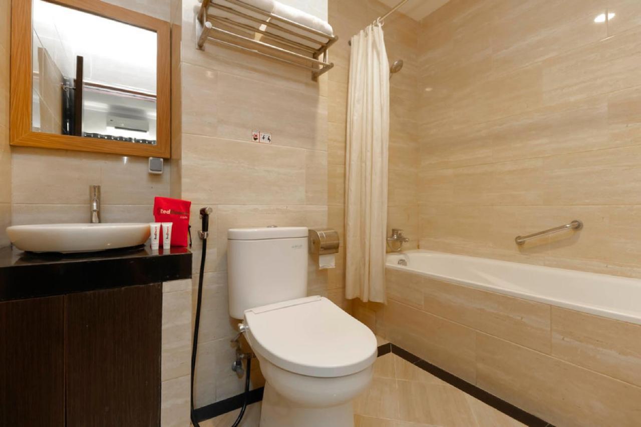 Reddoorz Plus Near Pantai Losari Makassar Exterior foto